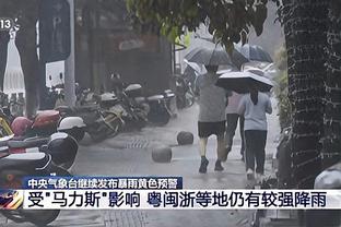 没找梅西合影？中国香港明星联球员：他看起来不亲切 也不看镜头